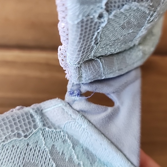 2 34B Body by Victoria Victoria Secret Bras - Red & Blue - Picture 7 of 15